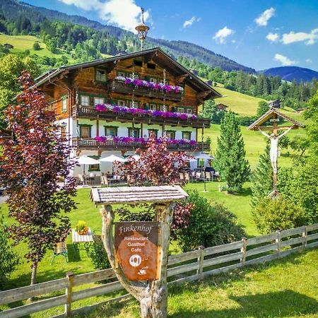 Gasthof Finkenhof Wald im Pinzgau Eksteriør bilde